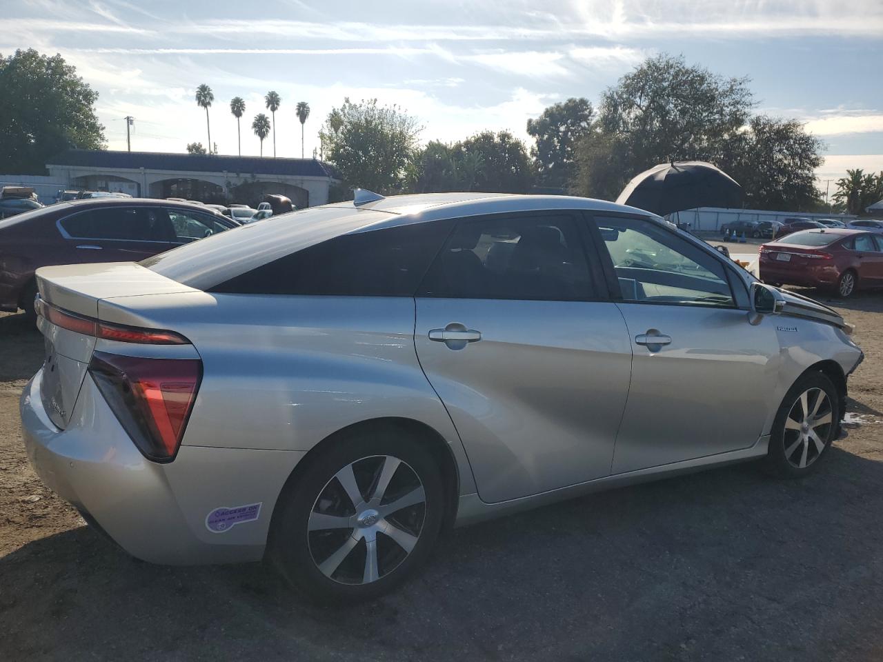 Obraz 3 z 2016 TOYOTA MIRAI  2016 z VIN JTDBVRBD0GA000826