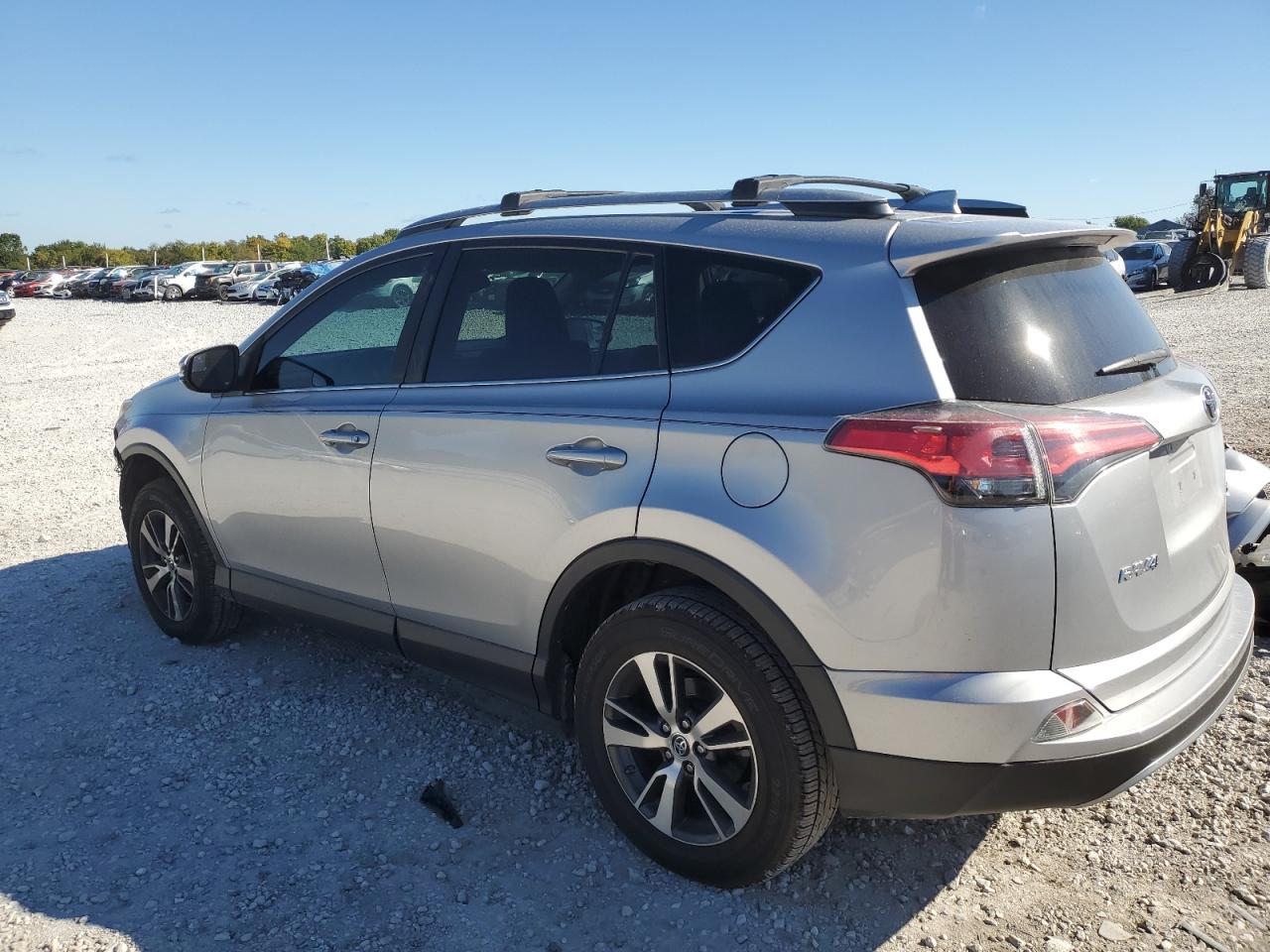 Obraz 2 z 2017 TOYOTA RAV4 XLE 2017 z VIN 2T3WFREV9HW336156