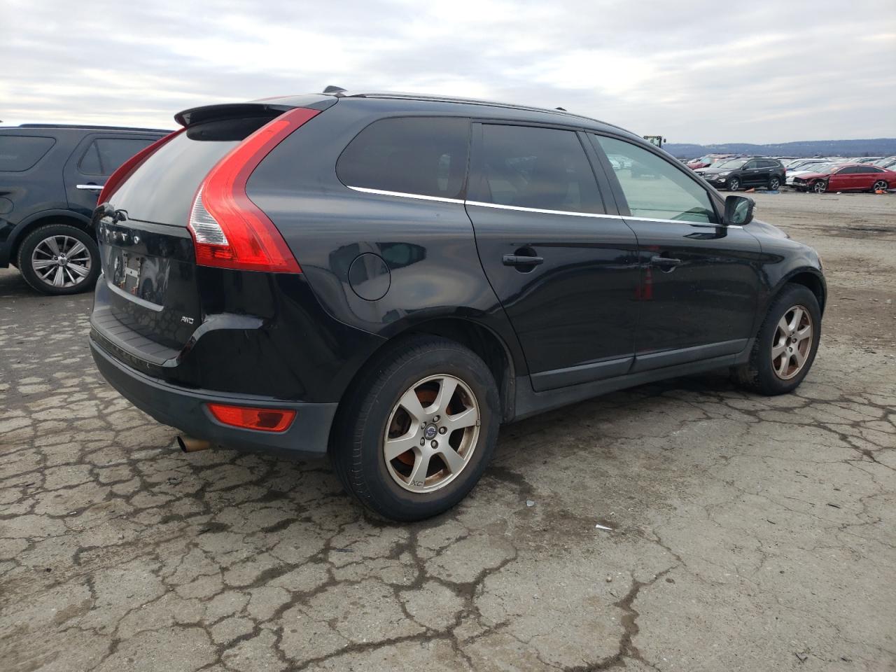 Obraz 3 z 2011 VOLVO XC60 3.2 2011 z VIN YV4940DZ1B2219915