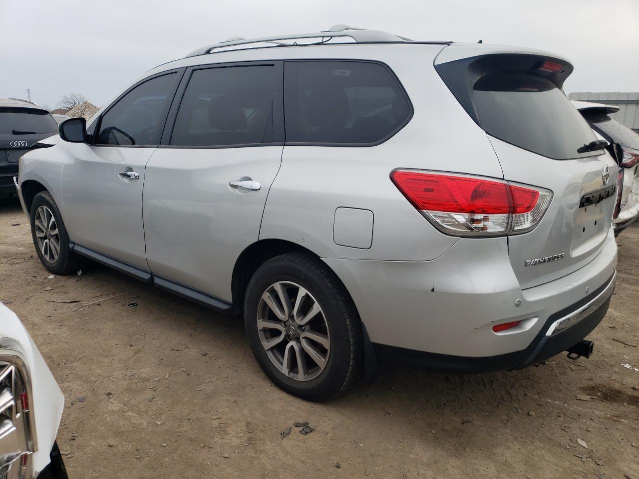 Image 2 of 2013 NISSAN PATHFINDER S 2013 with VIN 5N1AR2MM7DC650396