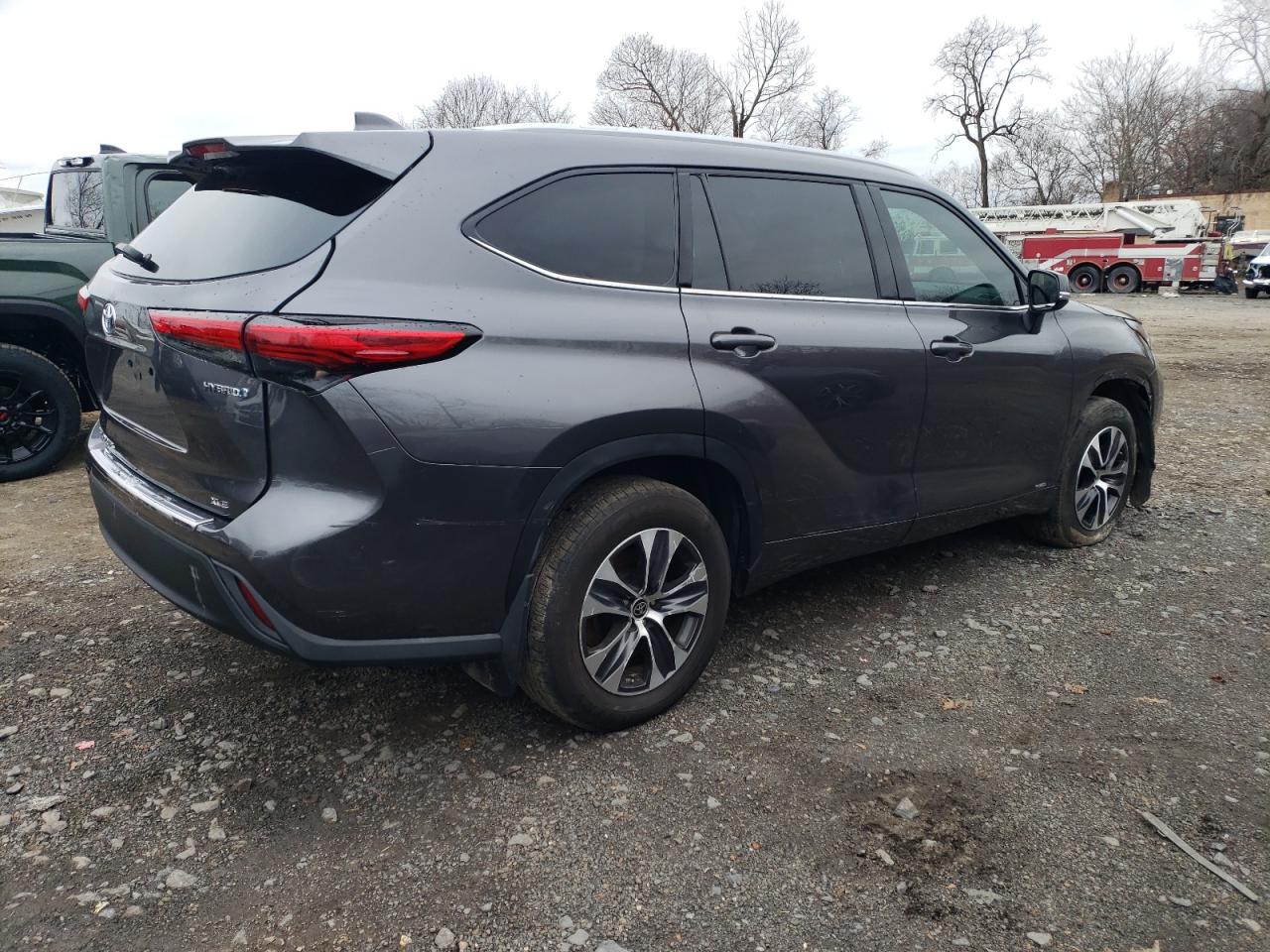 Obraz 3 z 2022 TOYOTA HIGHLANDER HYBRID XLE 2022 z VIN 5TDGBRCH9NS540675