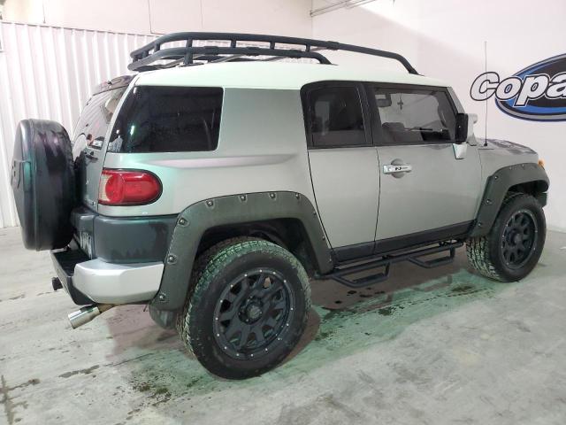 Image 3 of 2010 TOYOTA FJ CRUISER  2010 with VIN JTEZU4BF0AK009609