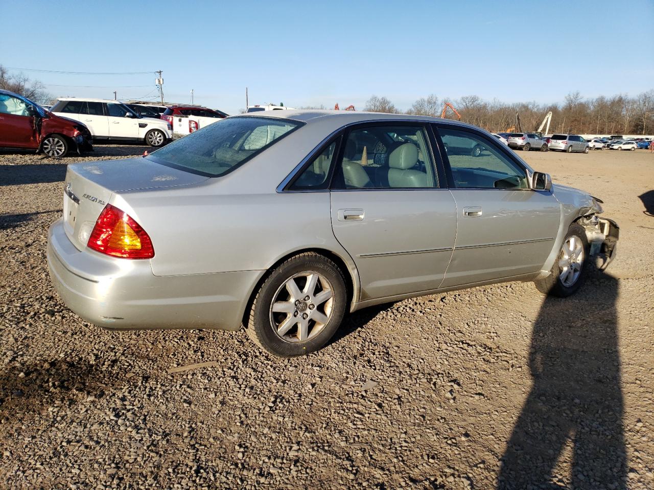 Image 3 of 2001 TOYOTA AVALON XL 2001 with VIN 4T1BF28B71U124913