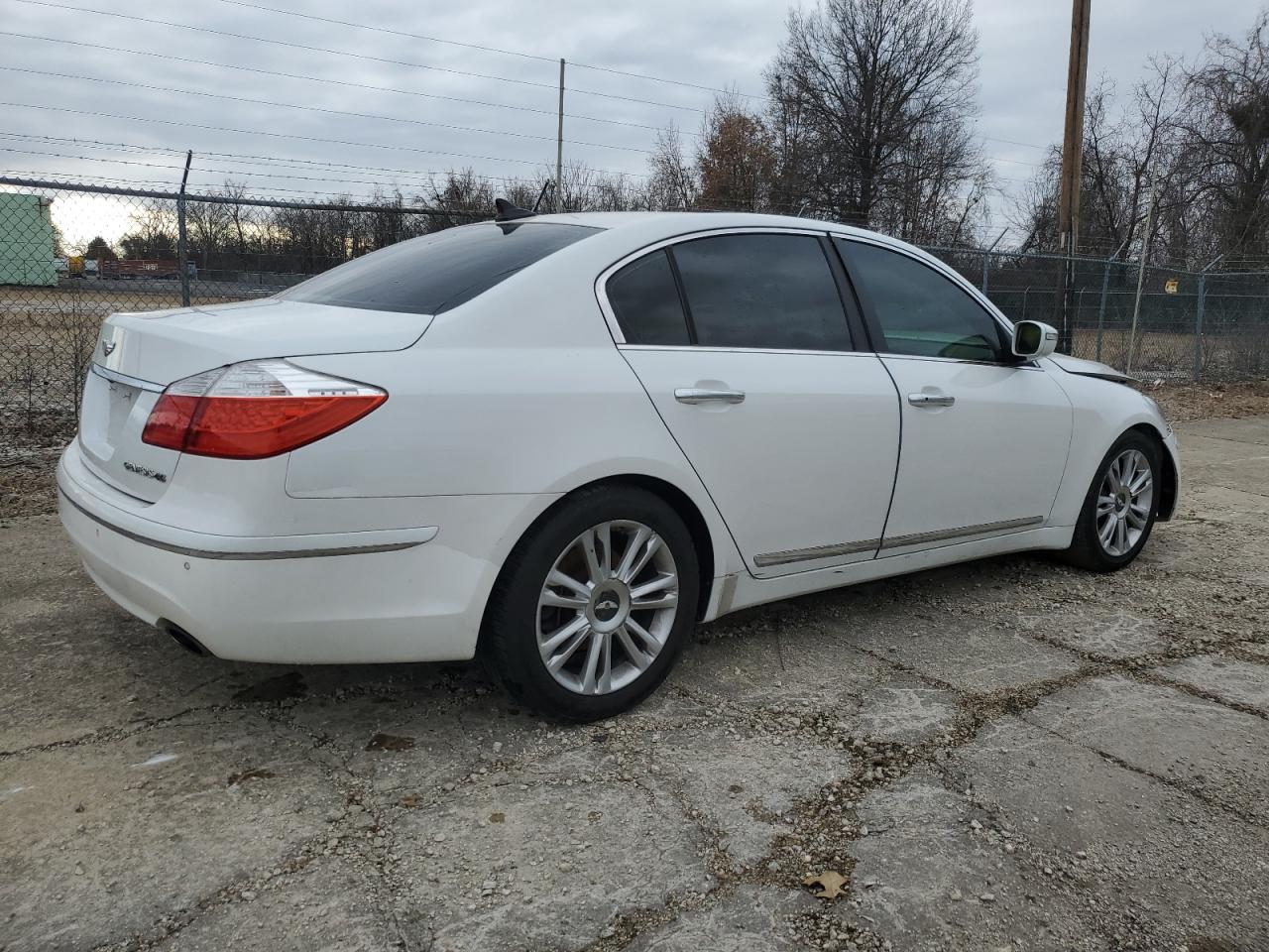 Image 3 of 2011 HYUNDAI GENESIS 4.6L 2011 with VIN KMHGC4DF6BU128438