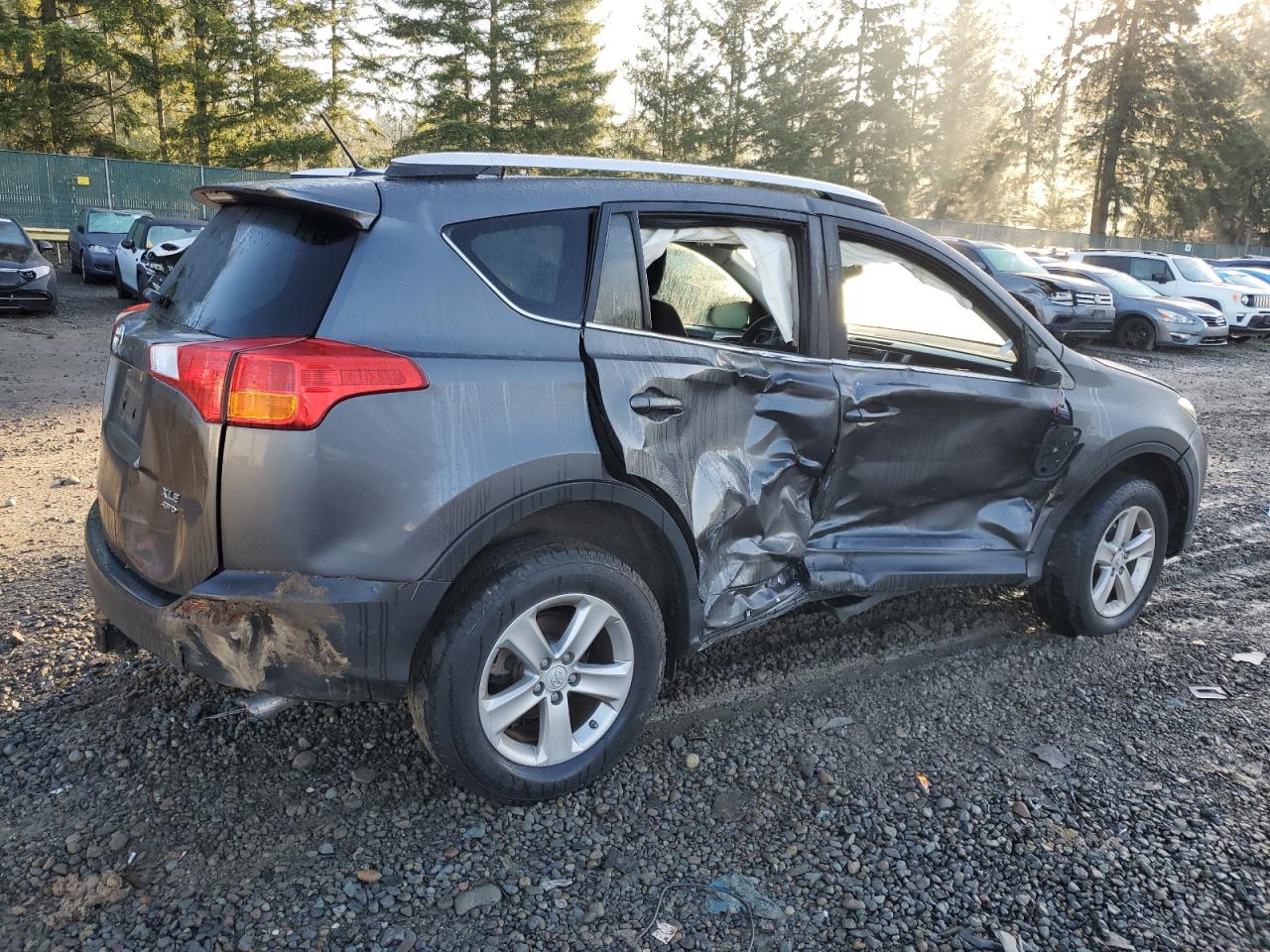 Obraz 3 z 2014 TOYOTA RAV4 XLE 2014 z VIN JTMRFREV5ED063772