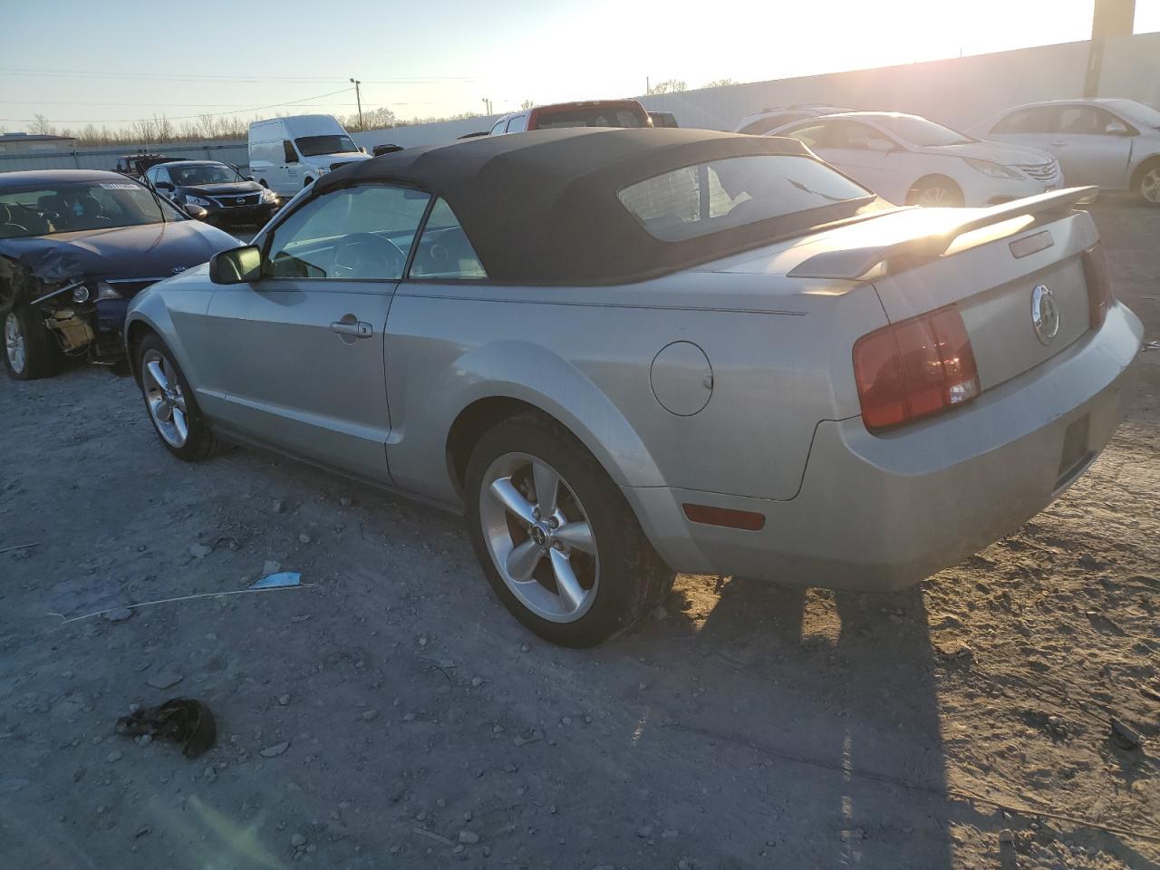 Image 2 of 2006 FORD MUSTANG  2006 with VIN 1ZVFT84N165109078