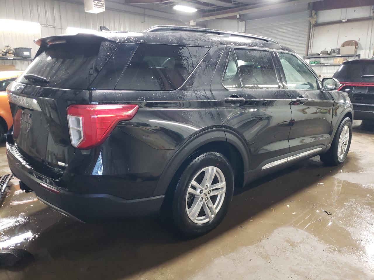 Image 3 of 2020 FORD EXPLORER XLT 2020 with VIN 1FMSK8DH9LGC76573