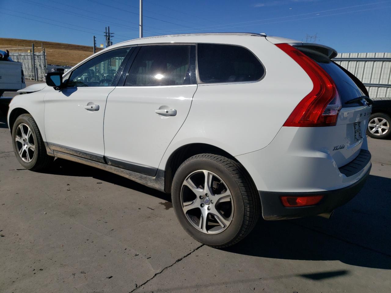 Image 2 of 2012 VOLVO XC60 T6 2012 with VIN YV4902DZ3C2289831
