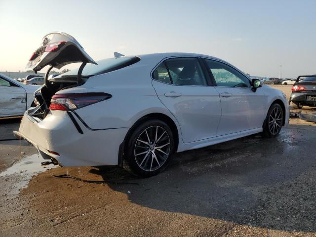 Image 3 of 2022 TOYOTA CAMRY SE 2022 with VIN 4T1T11AK0NU015707