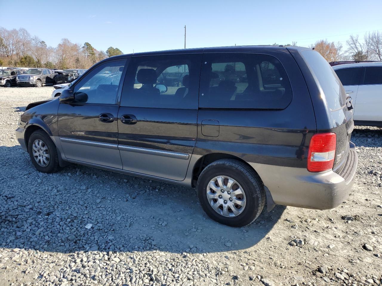 Изображение 2 2005 KIA SEDONA EX 2005 с VIN KNDUP131256636978