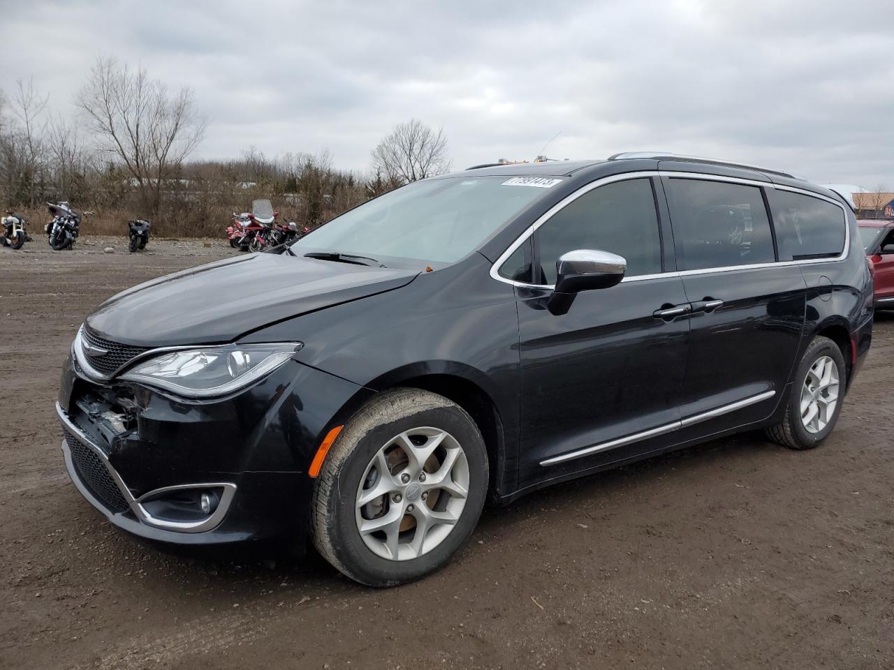 Image 1 of 2020 CHRYSLER PACIFICA LIMITED 2020 with VIN 2C4RC1GG0LR107325