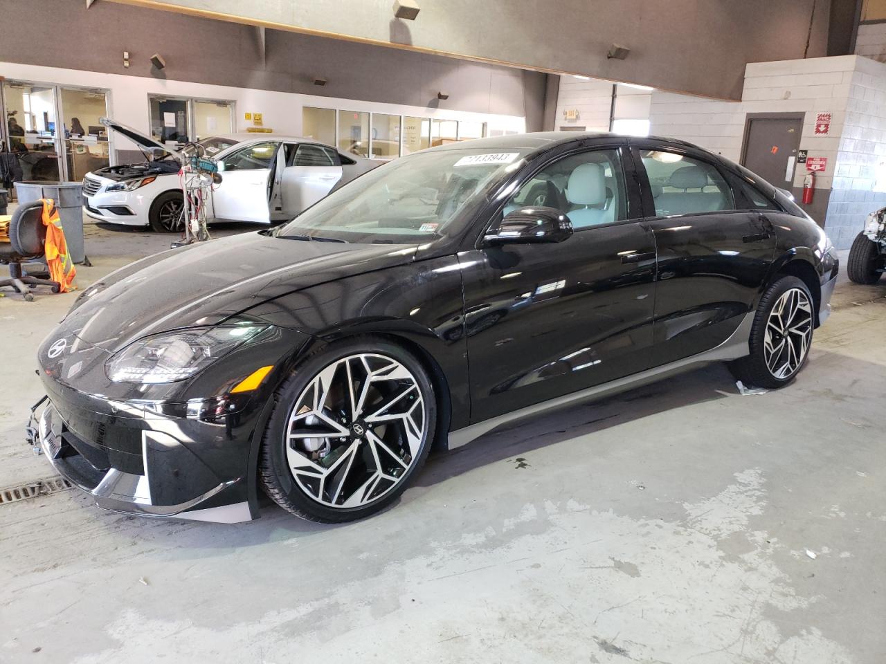 Изображение 2023 HYUNDAI IONIQ 6 LIMITED 2023