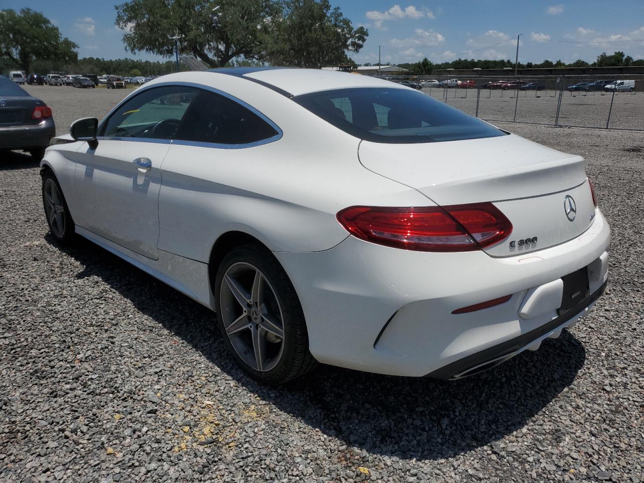 Obraz 2 z 2017 MERCEDES-BENZ C 300 4MATIC 2017 z VIN WDDWJ4KBXHF545943