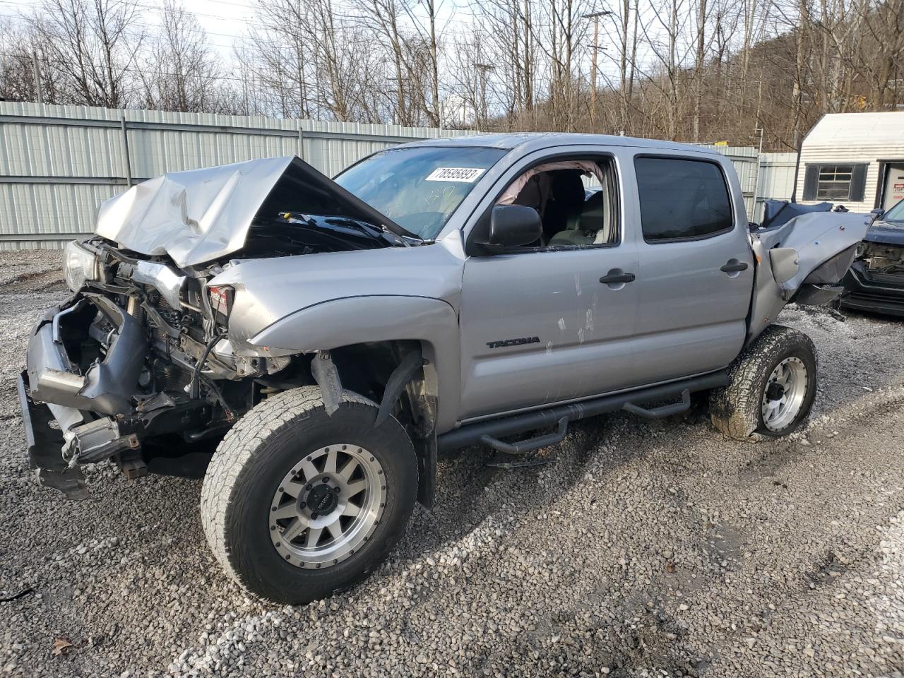 Image 1 of 2015 TOYOTA TACOMA DOUBLE CAB 2015 with VIN 3TMLU4EN5FM181261