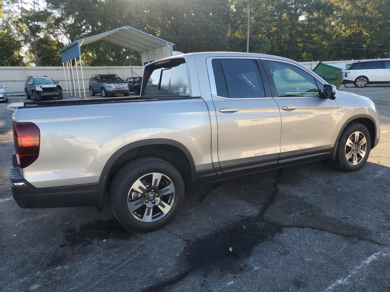 Image 3 of Honda Ridgeline Rtl 2019 with VIN 5FPYK2F60KB000953