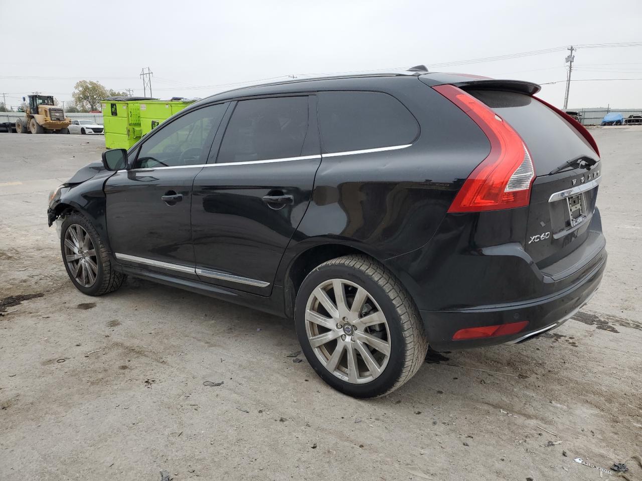 Image 2 of 2017 VOLVO XC60 T6 INSCRIPTION 2017 with VIN YV449MRU8H2134191