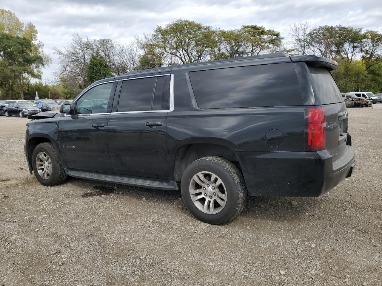 Obraz 2 z Chevrolet Suburban K1500 Lt 2017 z VIN 1GNSKHKC1HR224983