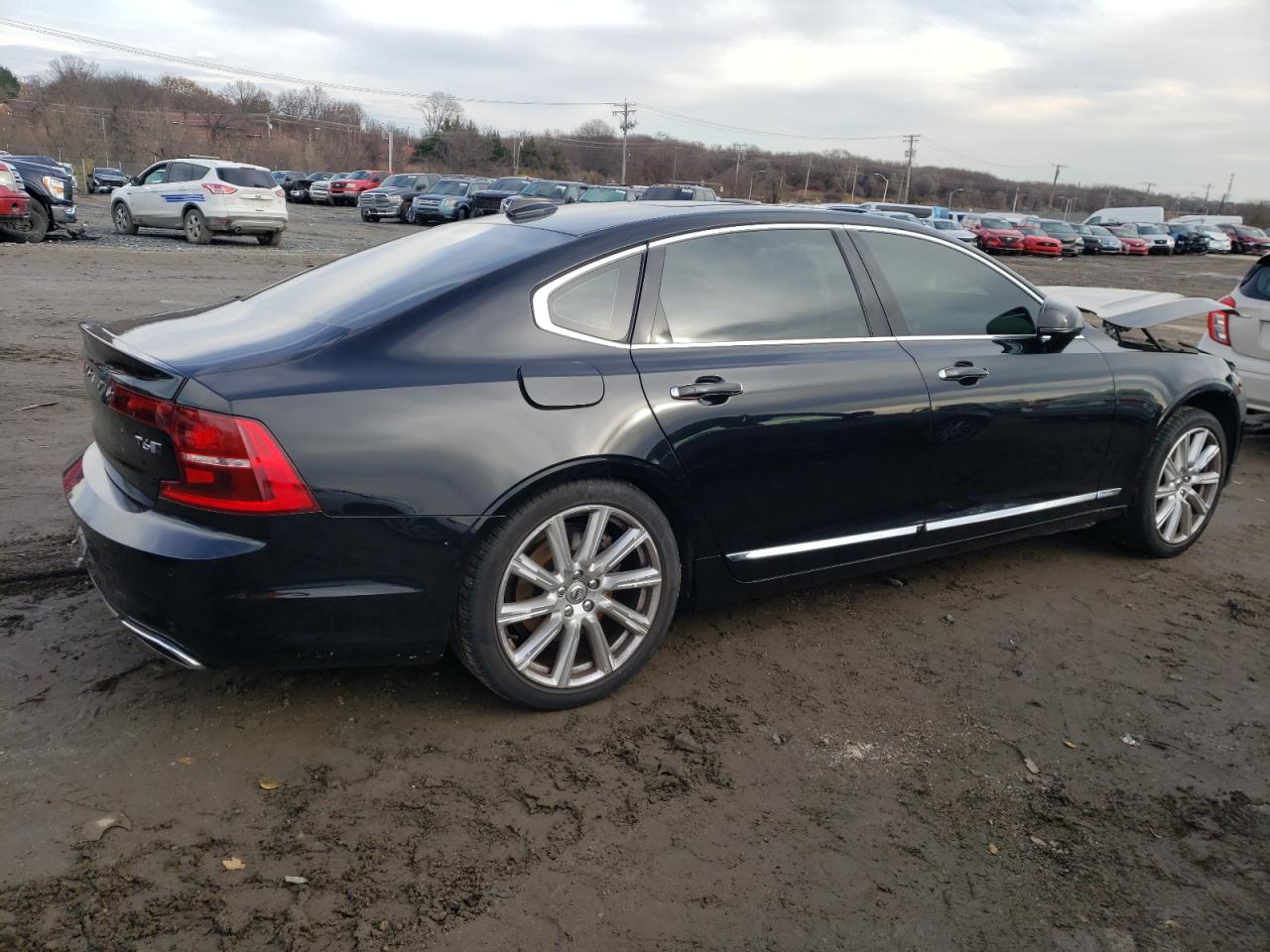 Image 3 of 2018 VOLVO S90 T6 INSCRIPTION 2018 with VIN LVY992MLXJP022733