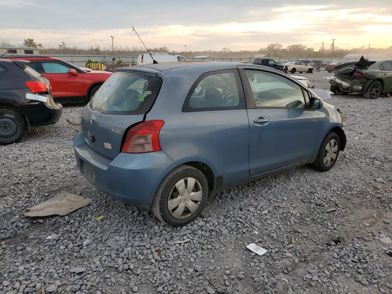 Image 3 of 2008 TOYOTA YARIS  2008 with VIN JTDJT923885188109