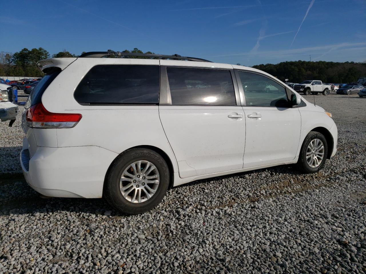 Изображение 3 2012 TOYOTA SIENNA XLE 2012 с VIN 5TDYK3DC5CS276498