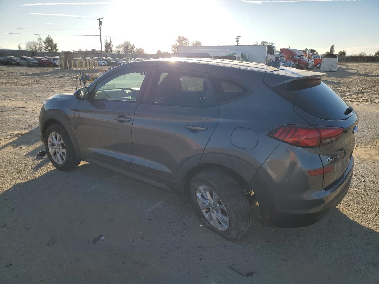 Изображение 2 2019 HYUNDAI TUCSON SE 2019 с VIN KM8J2CA45KU860419