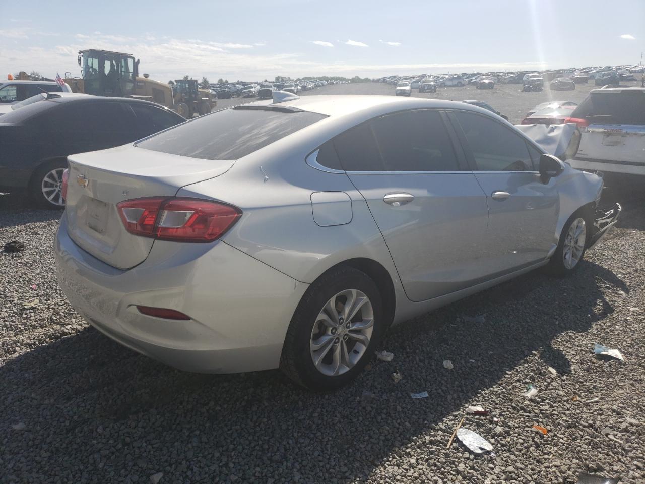 Image 3 of 2019 CHEVROLET CRUZE LT 2019 with VIN 1G1BE5SM4K7124296