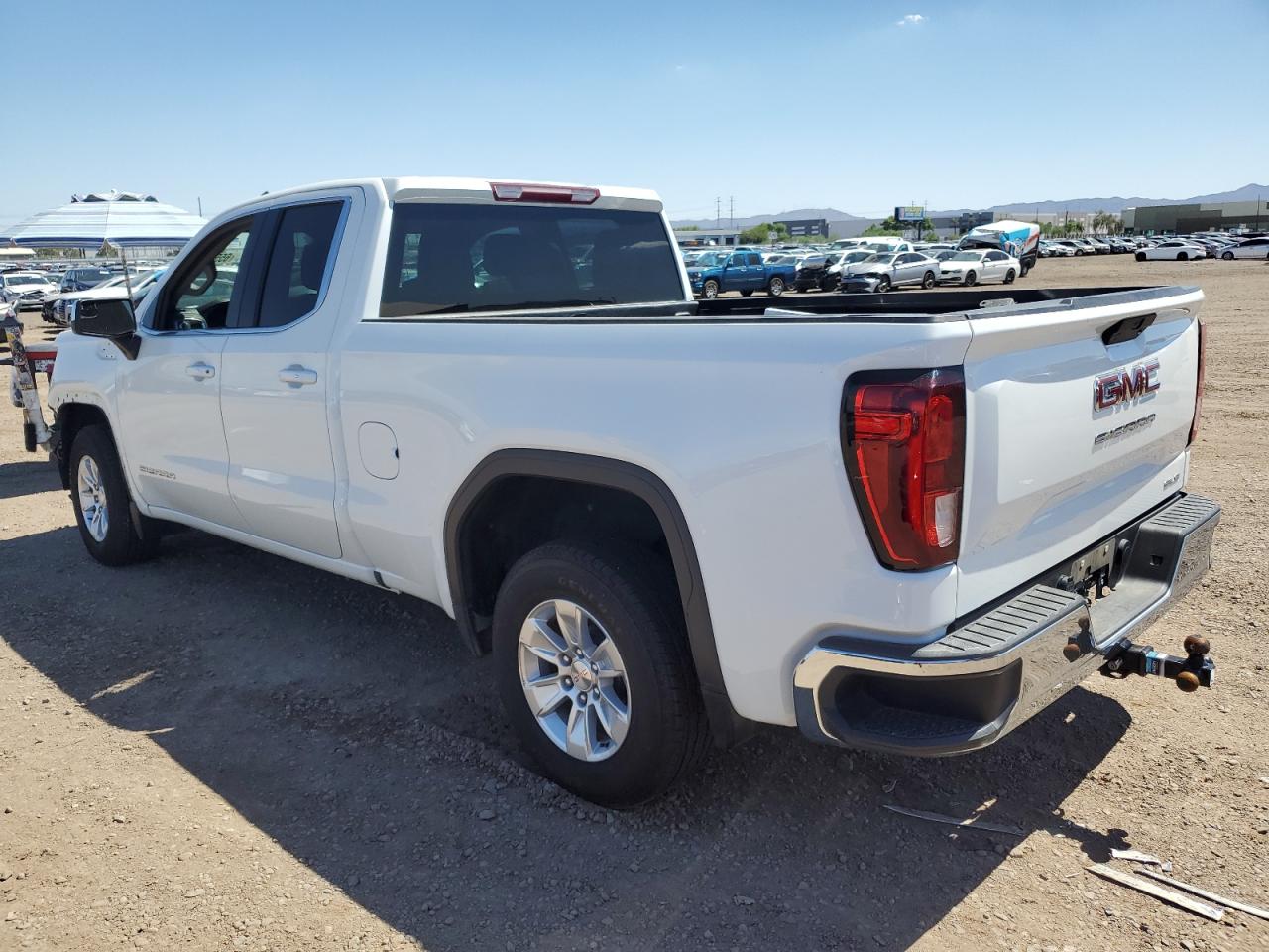 Image 2 of 2021 GMC SIERRA C1500 SLE 2021 with VIN 1GTR8BED3MZ371811