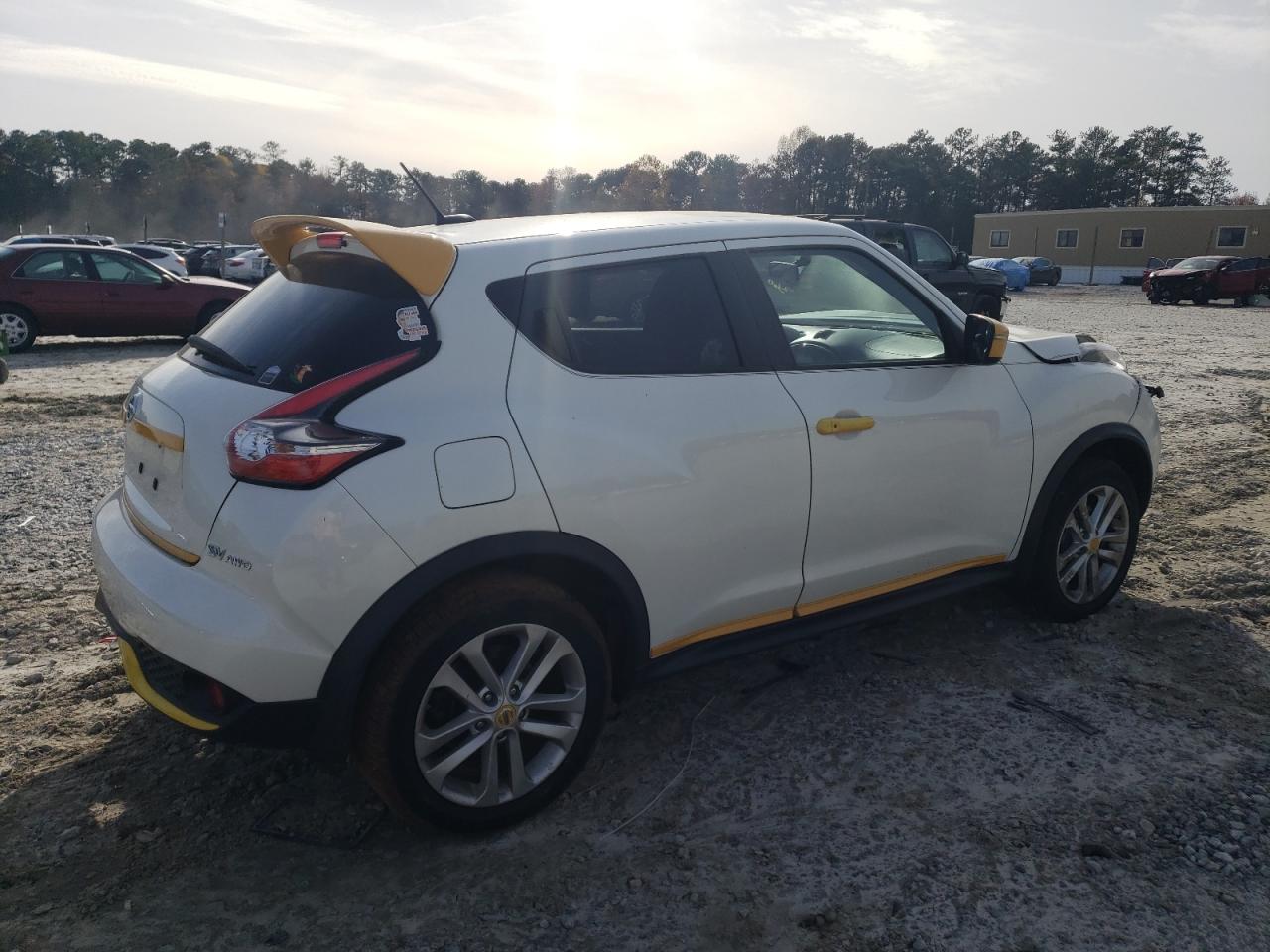 Image 3 of Nissan Juke S 2015 with VIN JN8AF5MV2FT558482