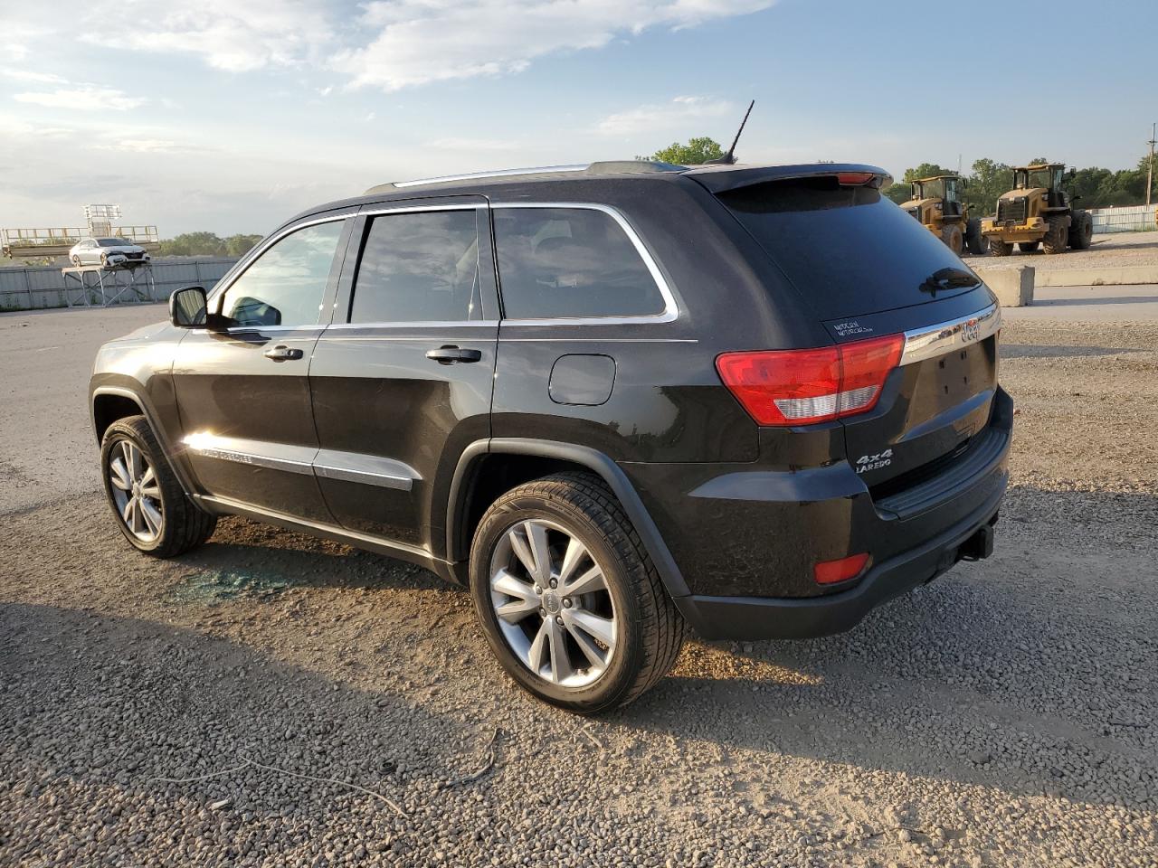 Изображение 2 2012 JEEP GRAND CHEROKEE LAREDO 2012 с VIN 1C4RJFAG8CC348540