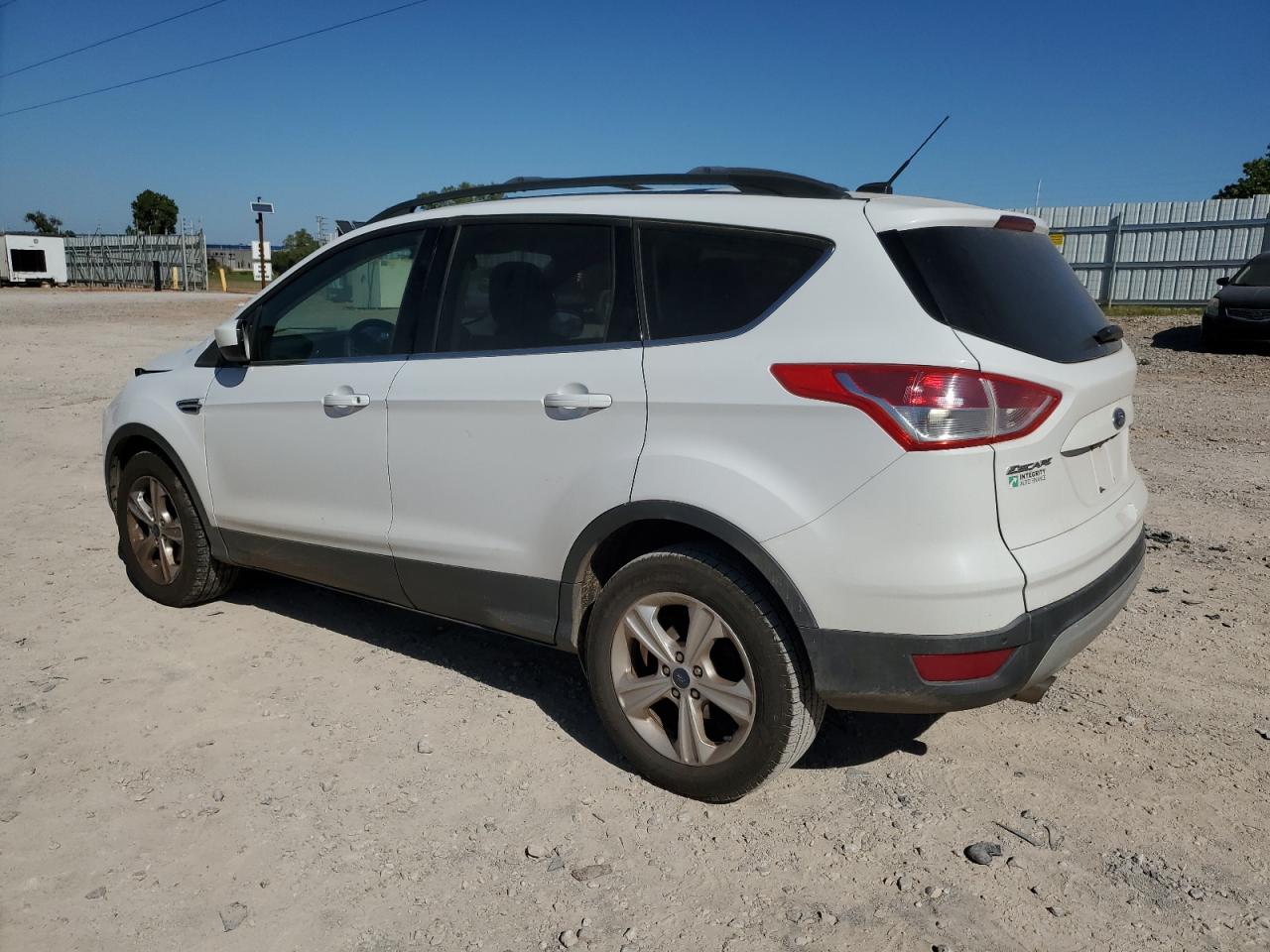 Изображение 2 2016 FORD ESCAPE SE 2016 с VIN 1FMCU0GX5GUA76848