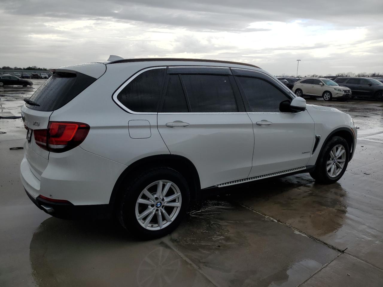 Obraz 3 z 2015 BMW X5 XDRIVE35I 2015 z VIN 5UXKR0C57F0K55208