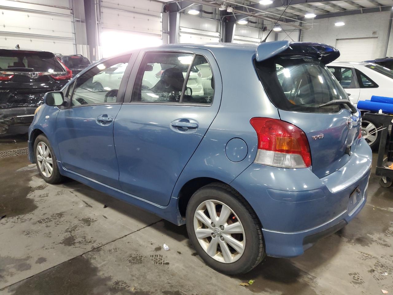 Obraz 2 z 2009 TOYOTA YARIS  2009 z VIN JTDKT903595241583
