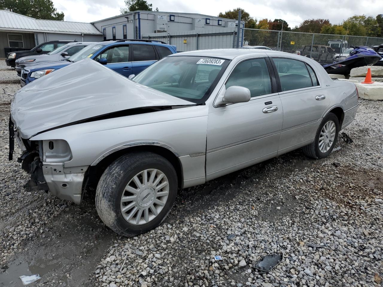 Obraz 1 z 2004 LINCOLN TOWN CAR EXECUTIVE 2004 z VIN 1LNHM81W64Y657106
