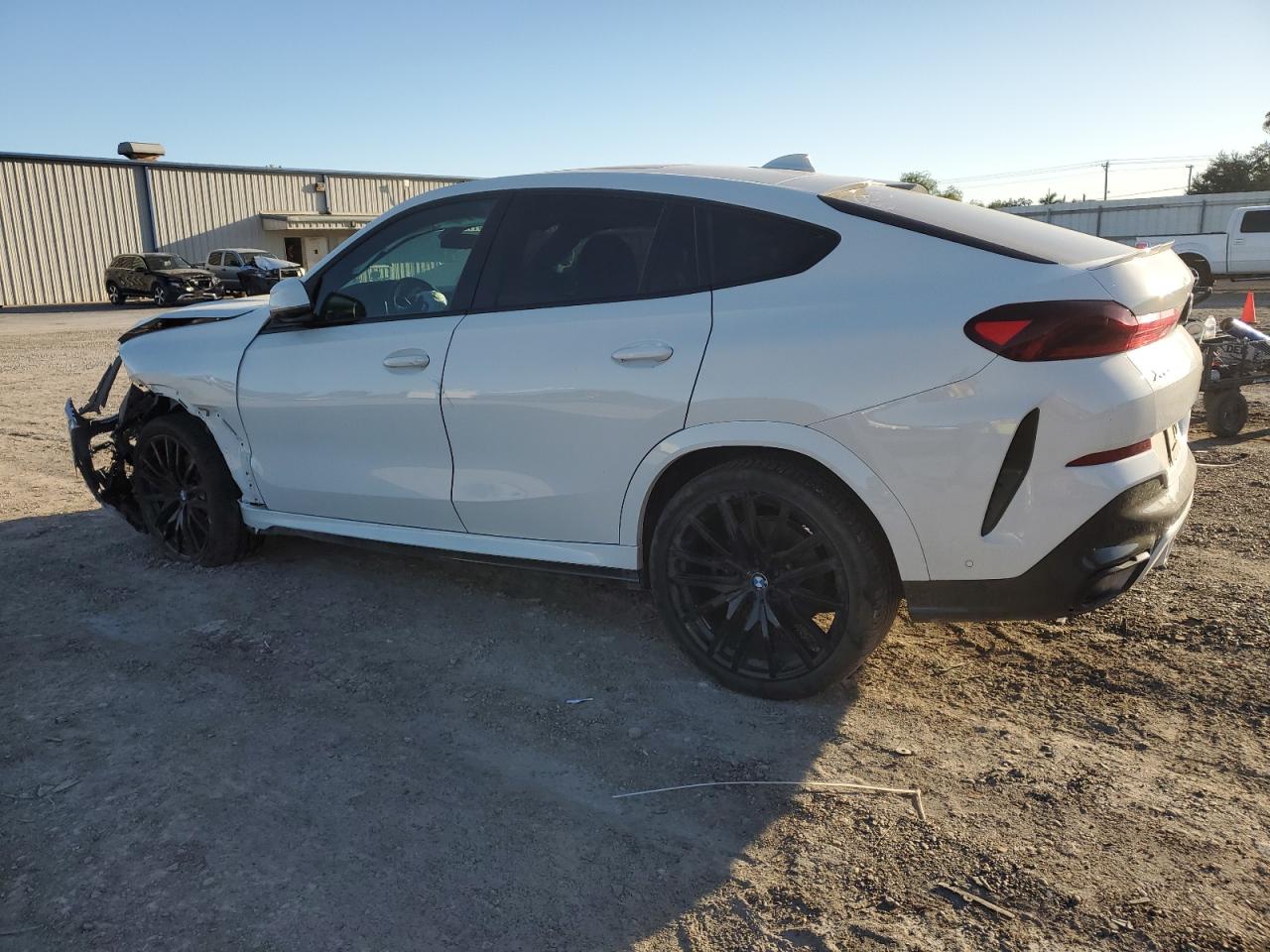 Obraz 2 z 2023 BMW X6 XDRIVE40I 2023 z VIN 5UXCY6C0XP9P18843