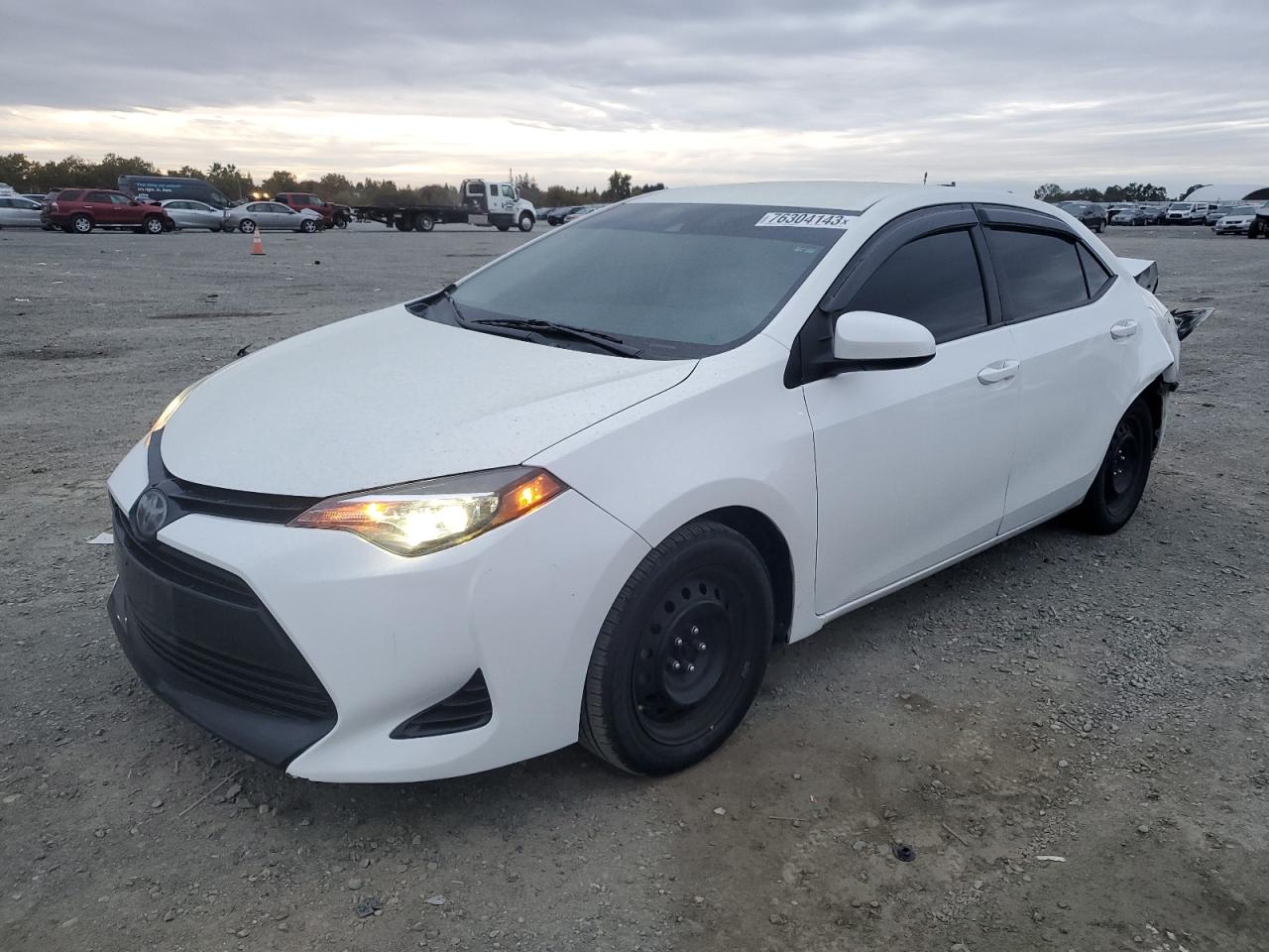 Изображение 1 2019 TOYOTA COROLLA L 2019 с VIN 5YFBURHE5KP908924