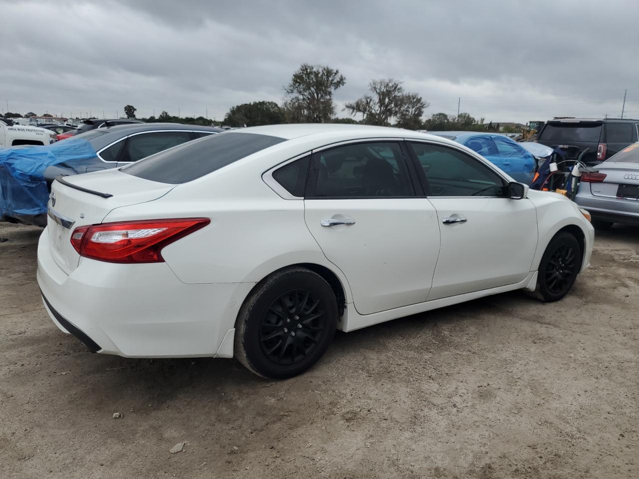 Image 3 of 2016 NISSAN ALTIMA 2.5 2016 with VIN 1N4AL3AP9GC178321