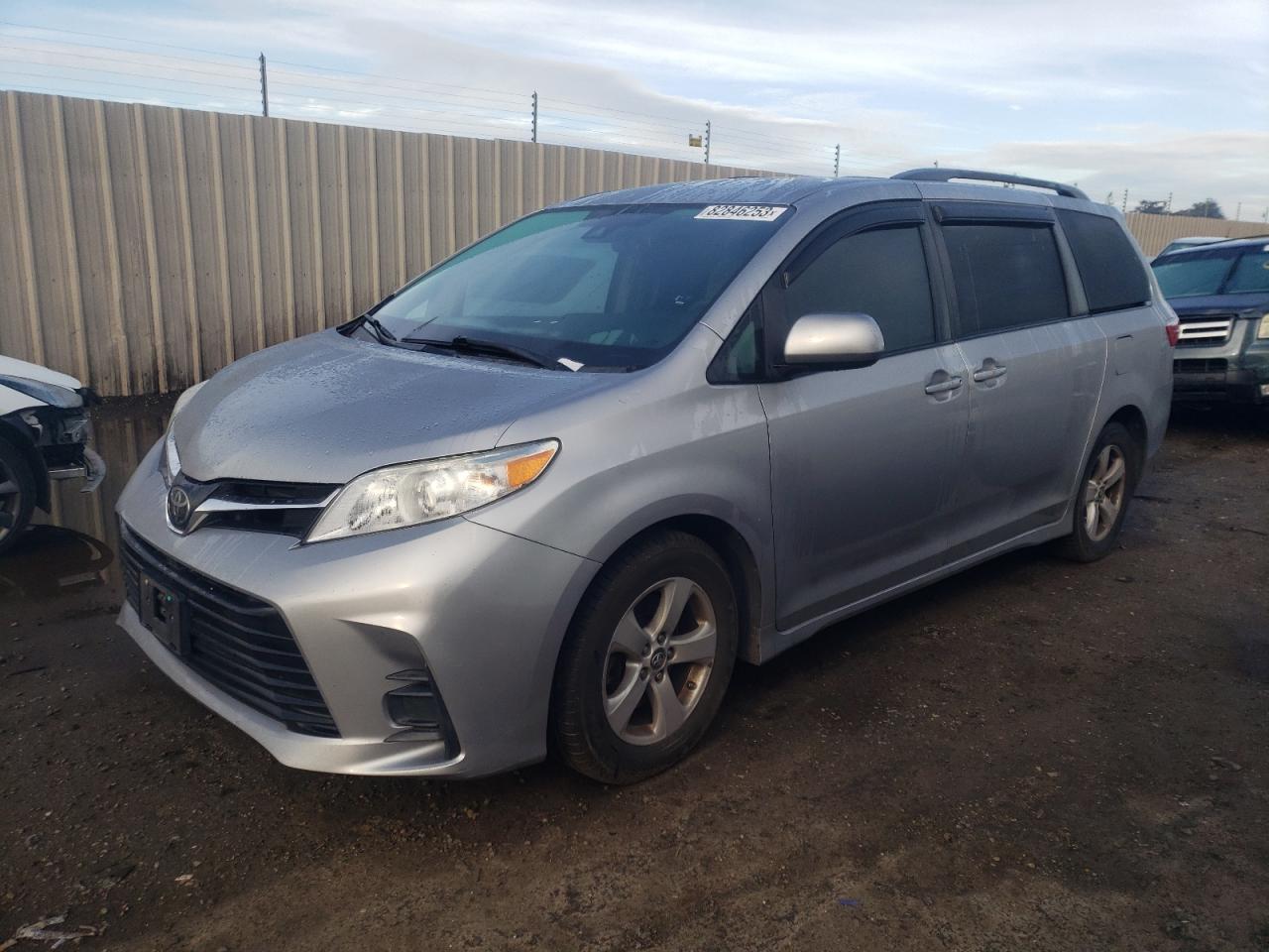 Image 1 of 2018 TOYOTA SIENNA LE 2018 with VIN 5TDKZ3DC5JS901710