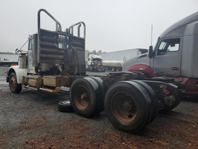 Image 3 of 1999 FREIGHTLINER CONVENTIONAL FLD120 1999 with VIN 1FUPFSZB5XPA72340
