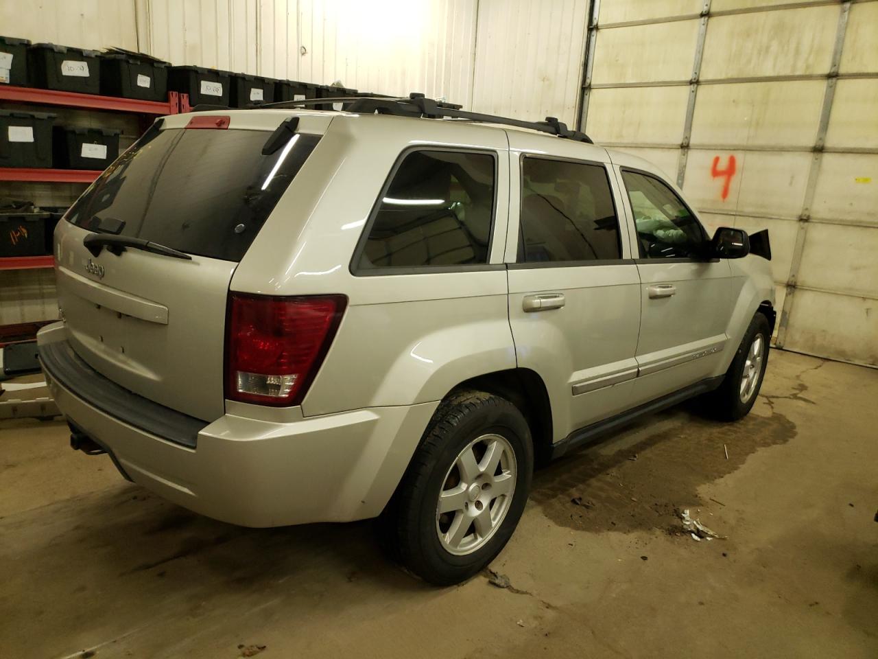 Изображение 3 2010 JEEP GRAND CHEROKEE LAREDO 2010 с VIN 1J4PR4GK0AC101908