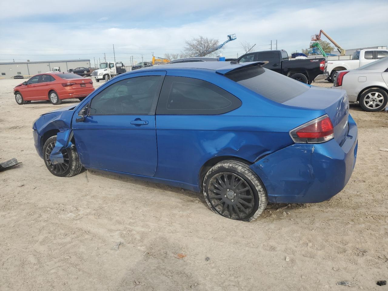 Image 2 of 2010 FORD FOCUS SES 2010 with VIN 1FAHP3DN6AW103661