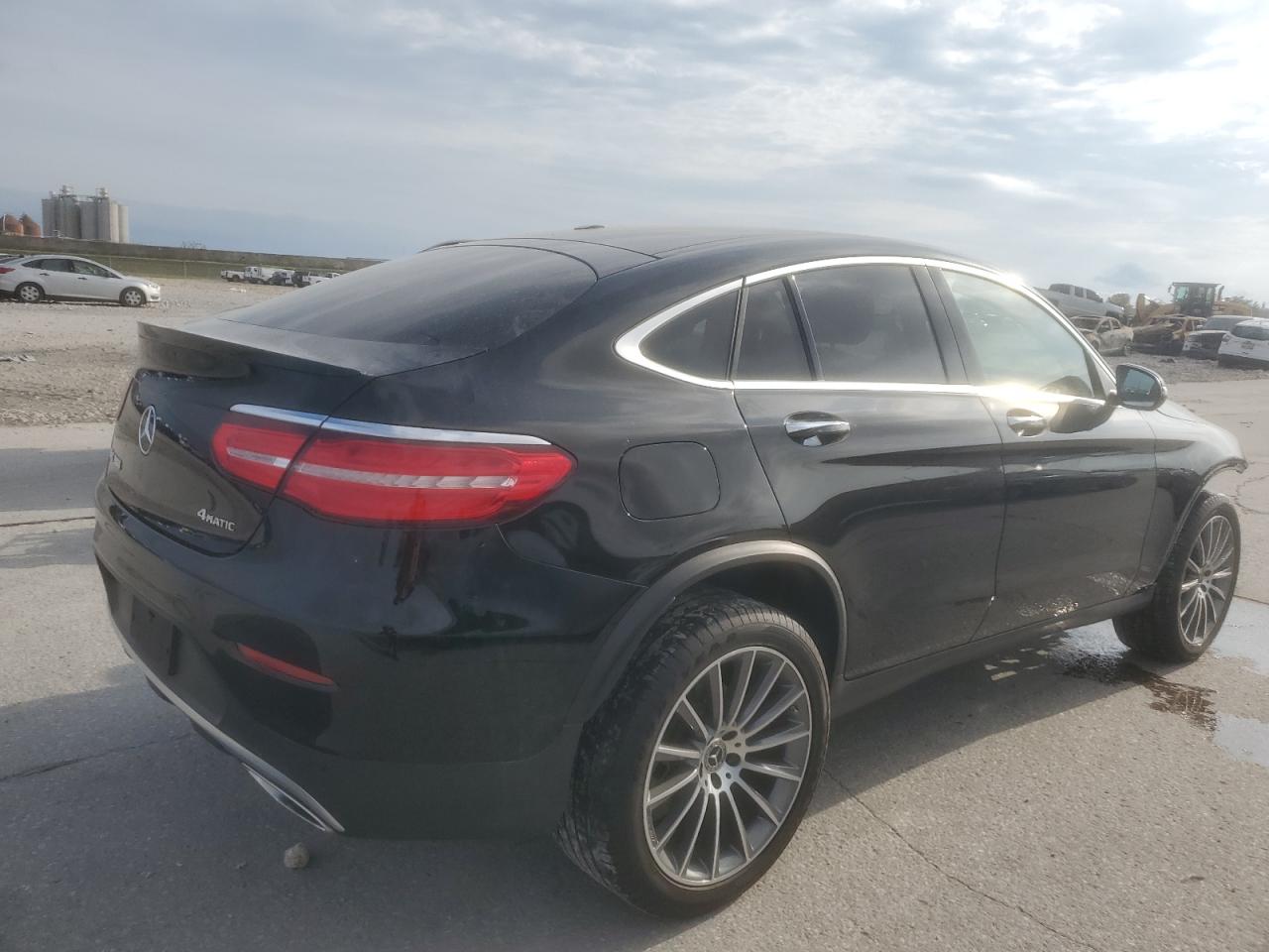 Obraz 3 z 2018 MERCEDES-BENZ GLC COUPE 300 4MATIC 2018 z VIN WDC0J4KB0JF476549