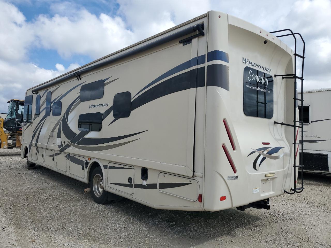 Image 3 of 2016 FORD F53  2016 with VIN 1F66F5DY5G0A11255