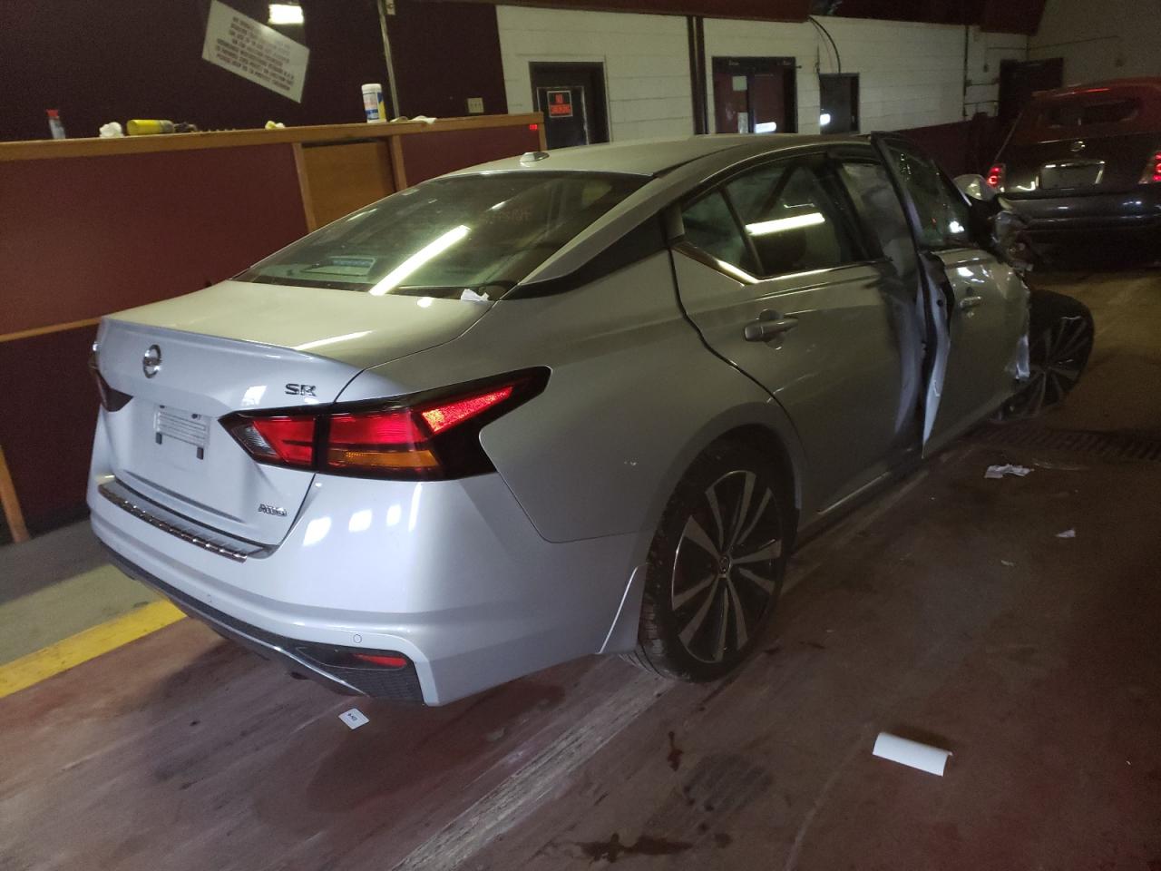 Image 3 of 2022 NISSAN ALTIMA SR 2022 with VIN 1N4BL4CW5NN380041