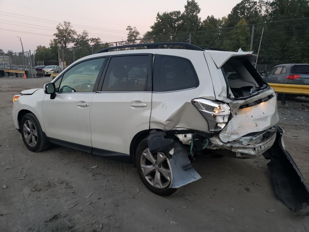 Obraz 2 z 2015 SUBARU FORESTER 2.5I LIMITED 2015 z VIN JF2SJAHCXFH409807