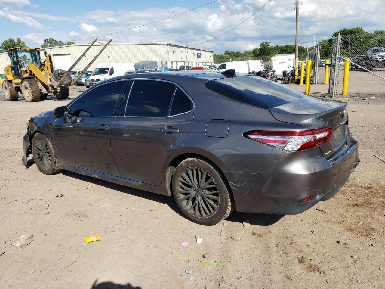 Obraz 2 z 2018 TOYOTA CAMRY L 2018 z VIN 4T1B11HK0JU041395
