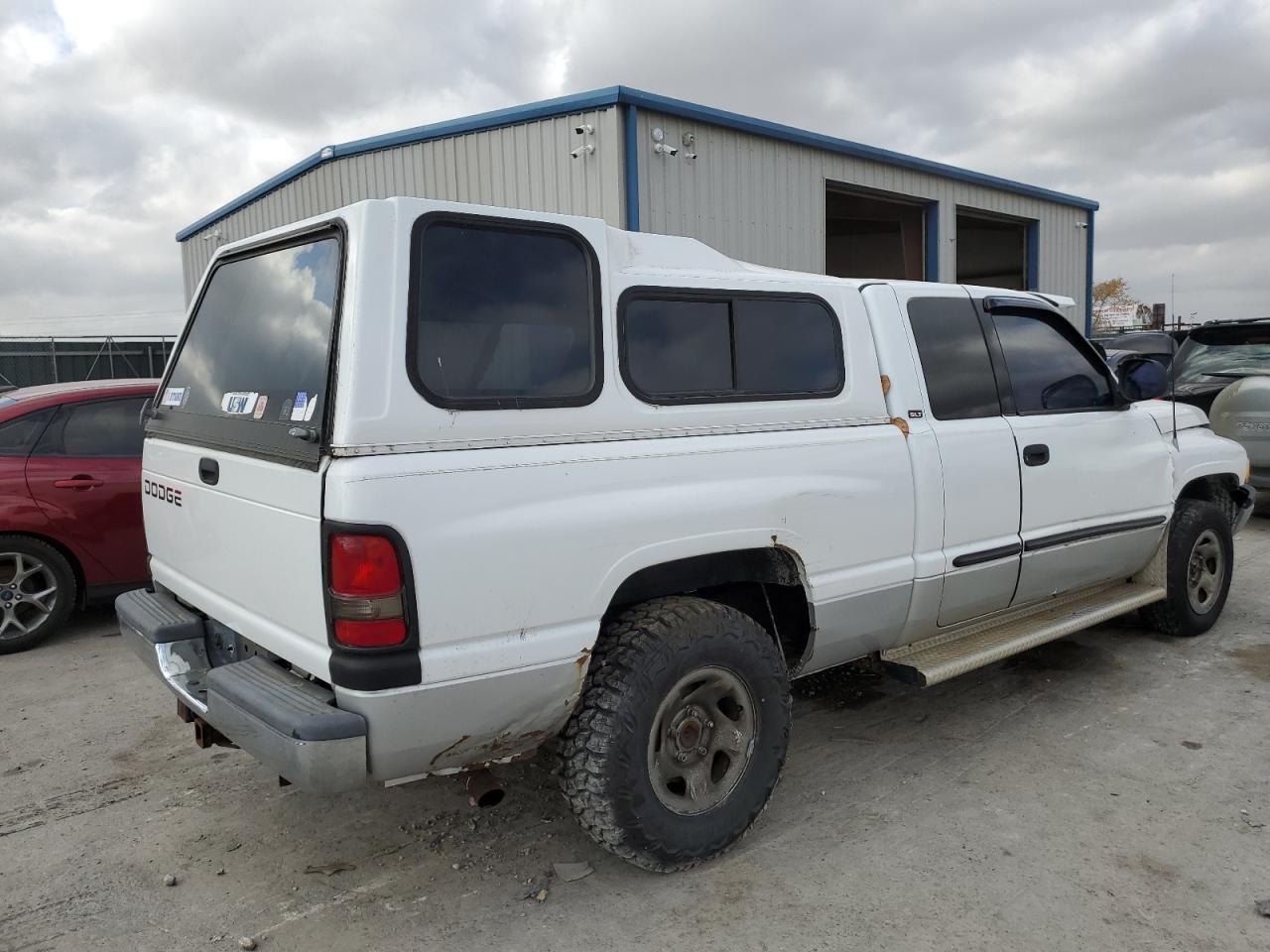 Image 3 of 2001 DODGE RAM 1500  2001 with VIN 1B7HC13Y21J514669
