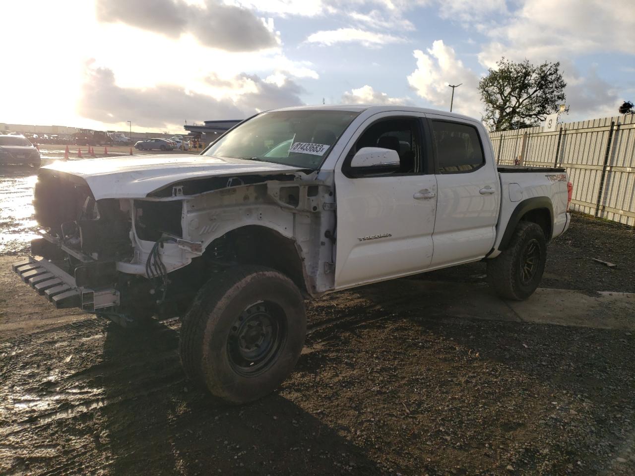 Obraz 1 z 2017 TOYOTA TACOMA DOUBLE CAB 2017 z VIN 5TFCZ5AN0HX102167