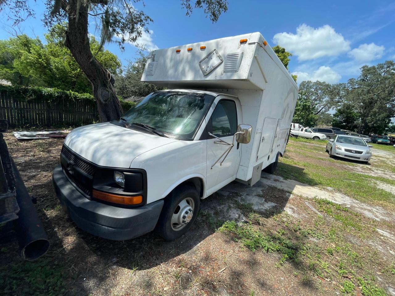 Изображение 2 2004 CHEVROLET EXPRESS G3500  2004 с VIN 1GBJG31U641198753