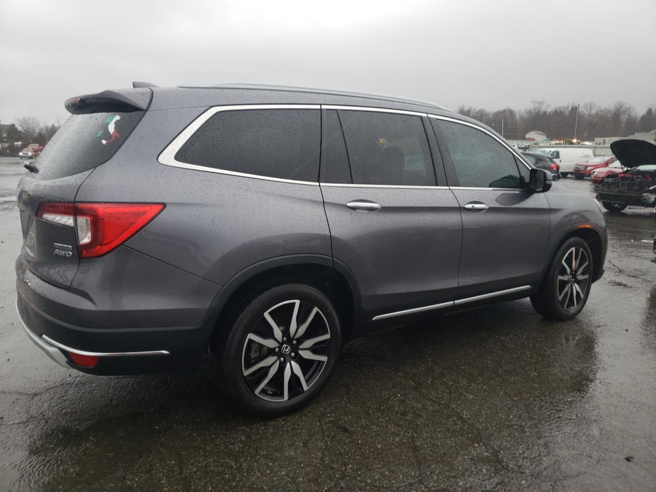 Image 3 of 2020 HONDA PILOT TOURING 2020 with VIN 5FNYF6H60LB015004