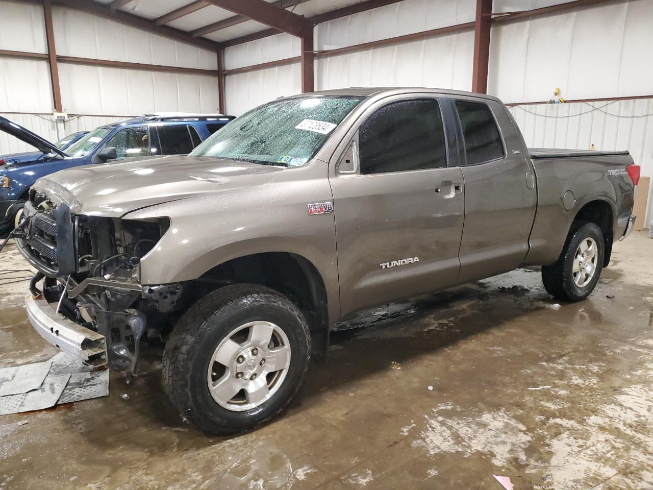 Obraz 1 z 2010 TOYOTA TUNDRA DOUBLE CAB SR5 2010 z VIN 5TFUY5F11AX141112